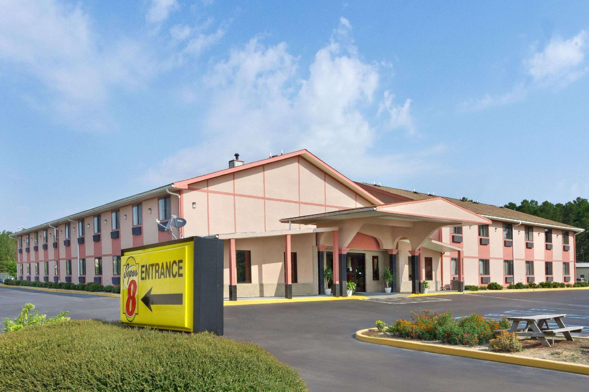Super 8 By Wyndham Waycross Ga Exterior foto