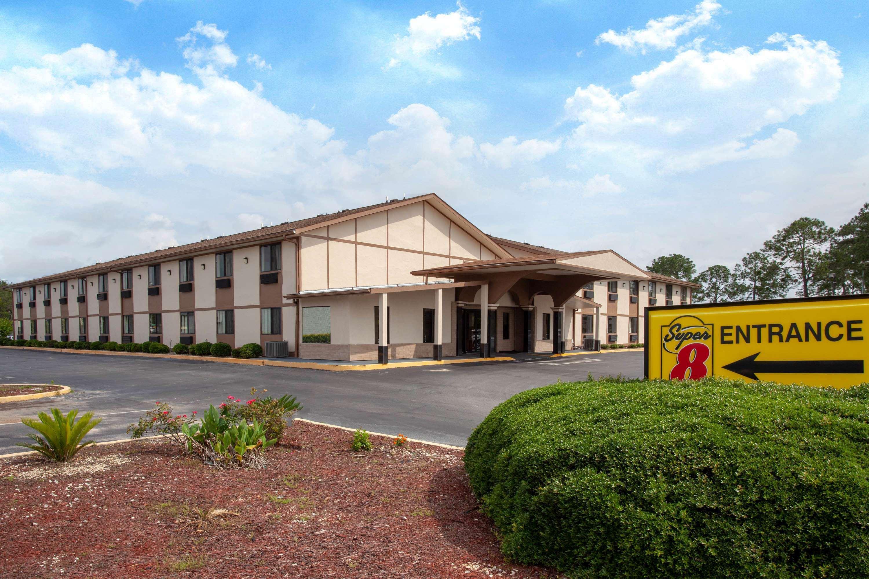 Super 8 By Wyndham Waycross Ga Exterior foto