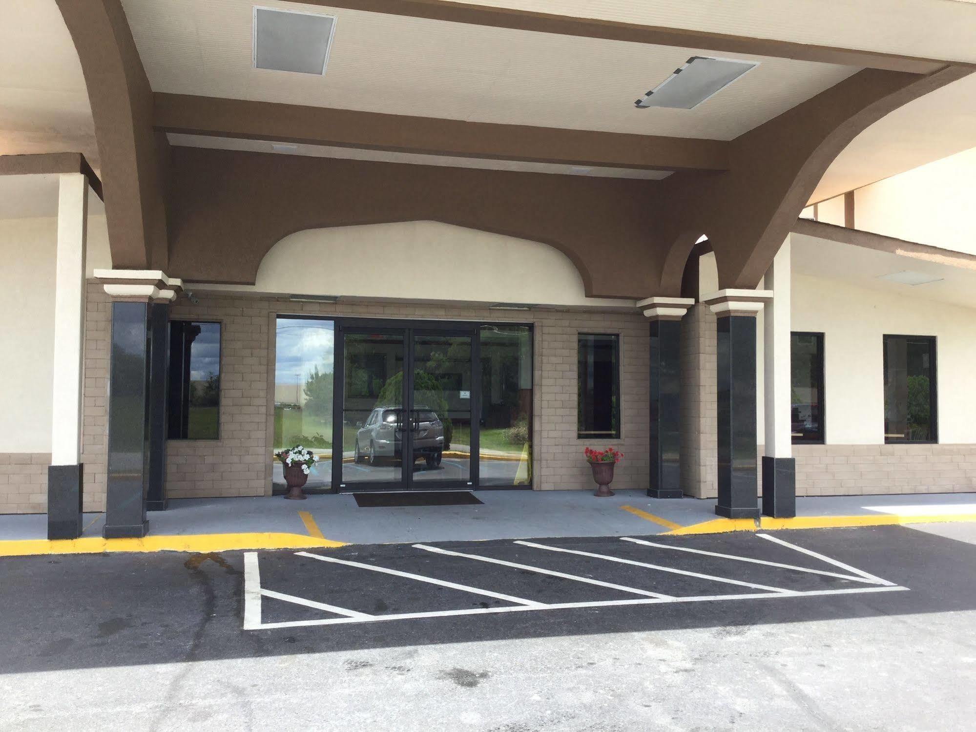 Super 8 By Wyndham Waycross Ga Exterior foto